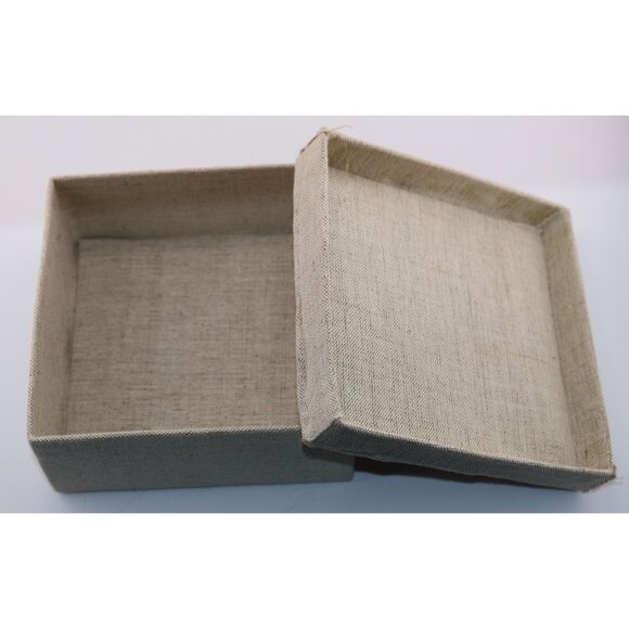 Hungarian Matyó Embroidered Linen Box – Vintage Folk Art Handmade - Picture 7 of 9